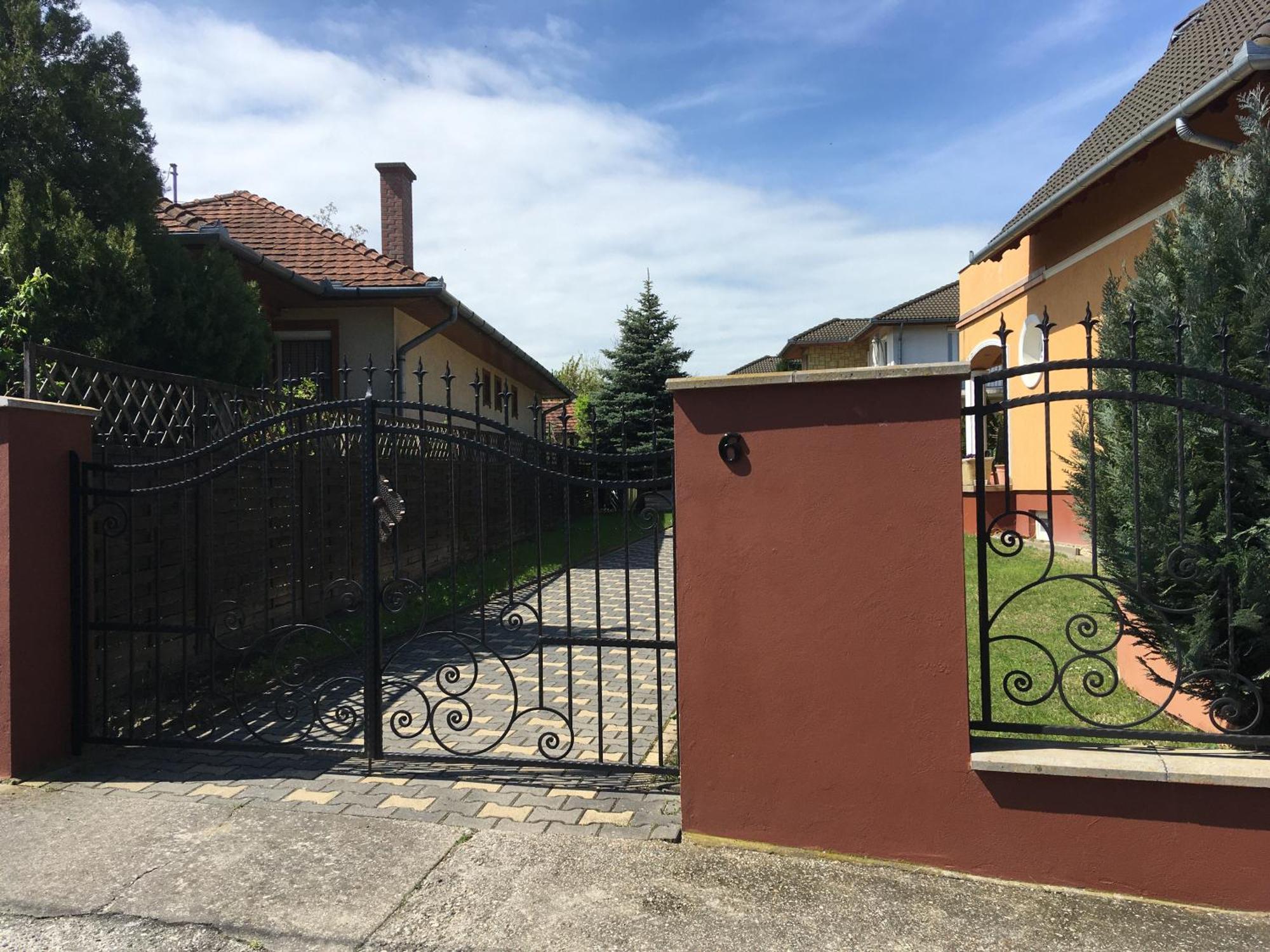 Balatonlelle Apartmanhaz Bagian luar foto
