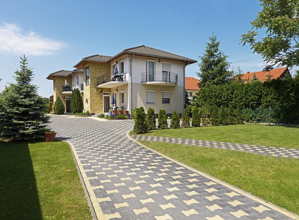 Balatonlelle Apartmanhaz Ruang foto